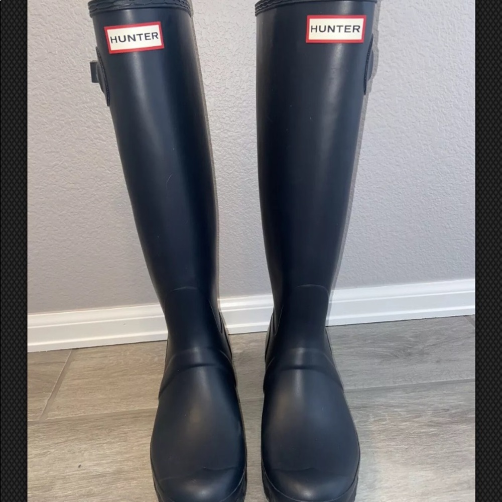 Hunter Women’s Navy Matte Rubber Boots Tall Sz 10